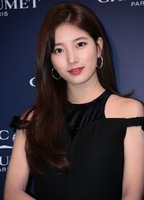 Bae Suzy nackt