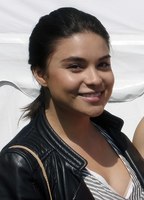 Devery Jacobs nackt