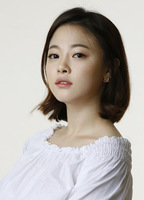 Min Ji-hyeon nackt