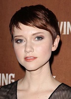 Valorie Curry nackt