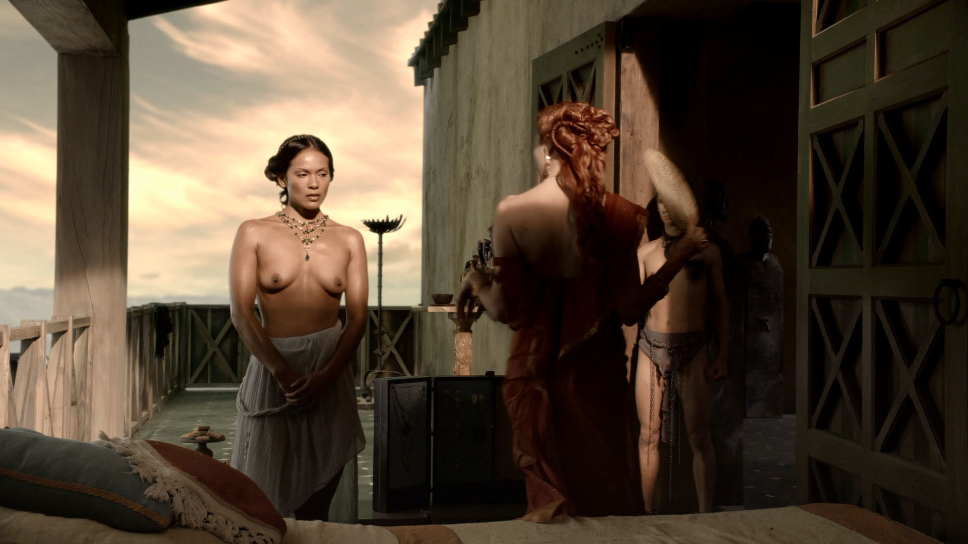 Spartacus: Blood and Sand nude pics.