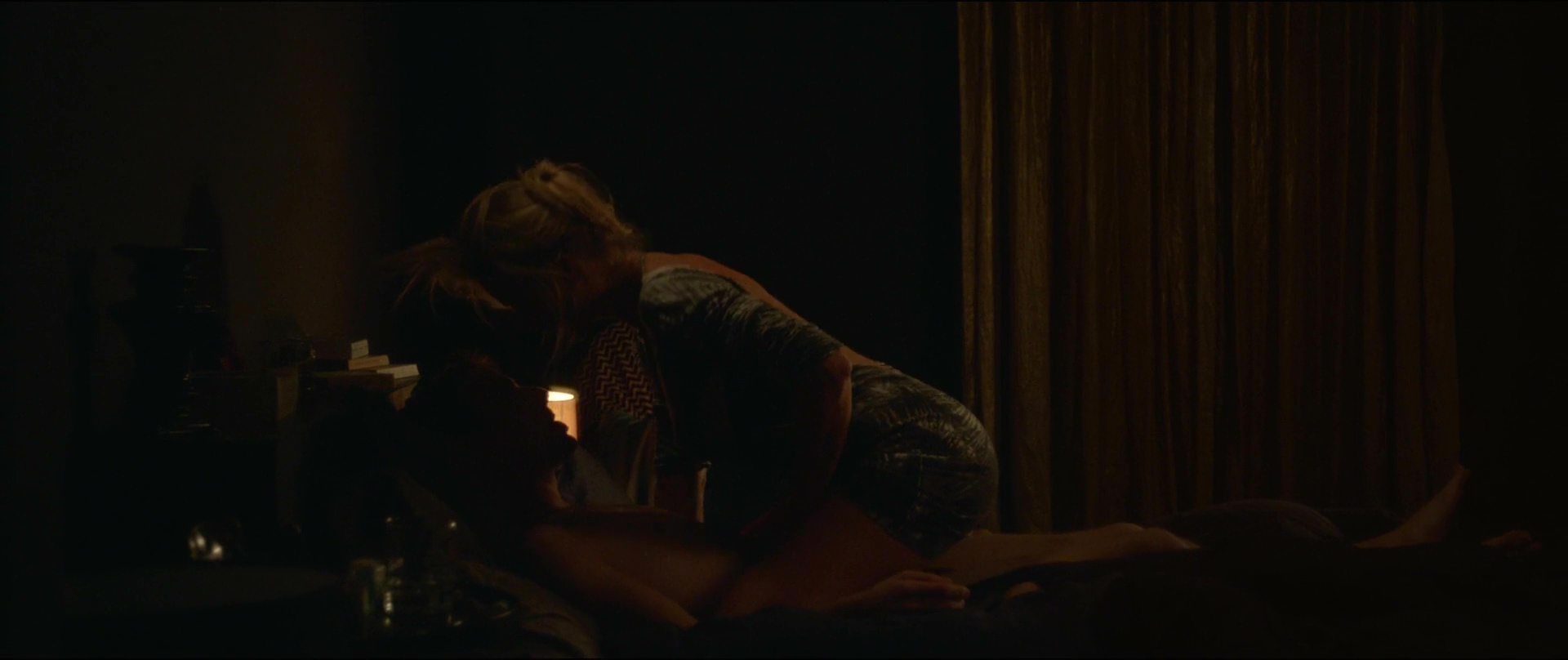 Nackte Virginie Efira In In Bed With Victoria