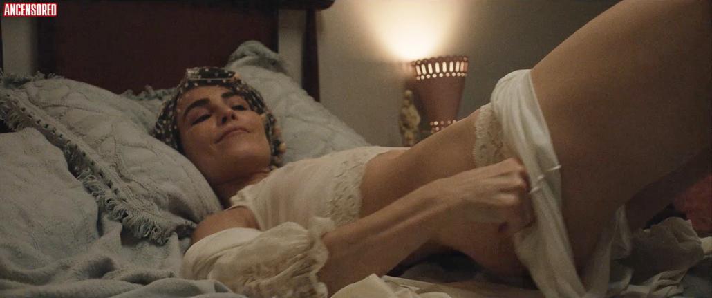 Noomi Rapace nude pics.