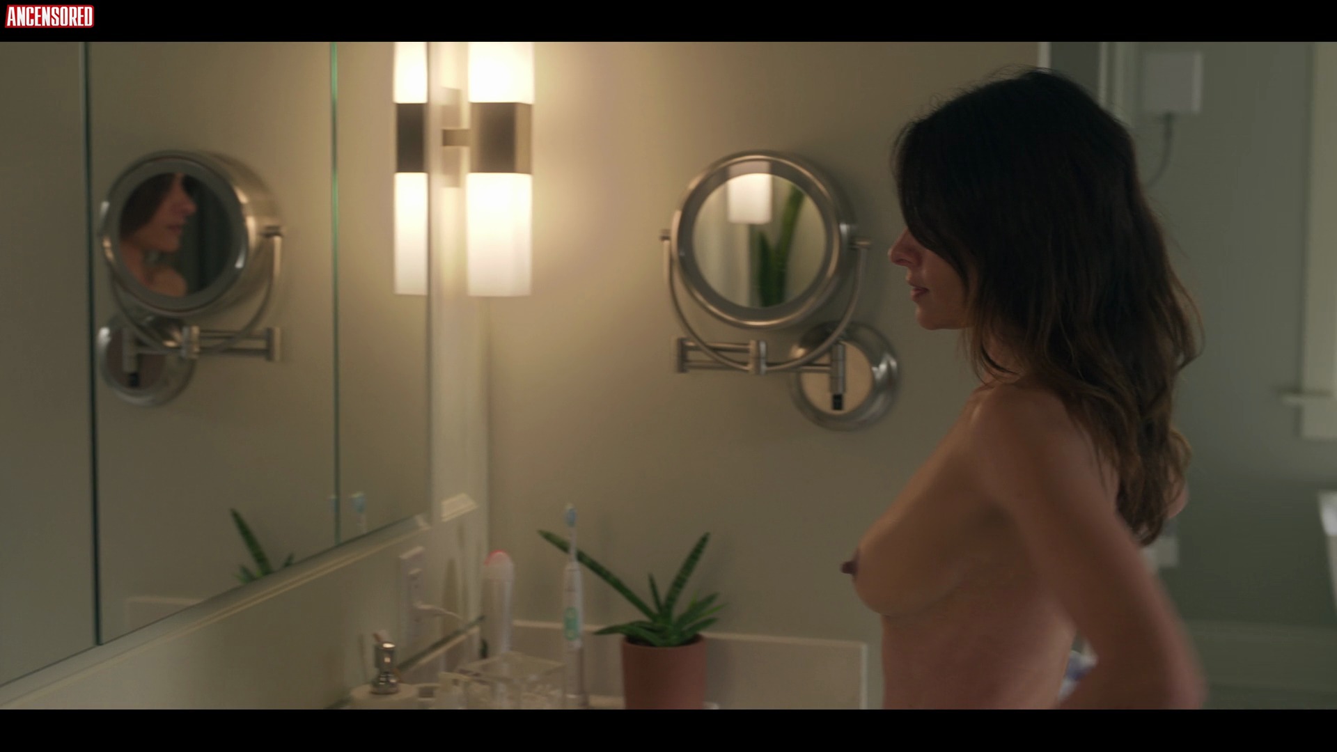 Nackte Sarah Shahi In Sex Life