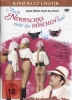 Auch Ninotschka zieht ihr Höschen aus nacktszenen