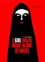 A Girl Walks Home Alone At Night 2014 film nackten szenen