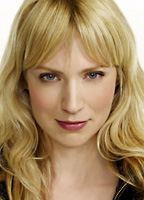 Beth Riesgraf nackt