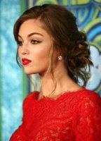 Lili Simmons nackt