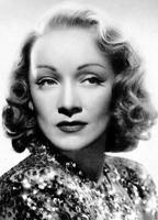 Marlene Dietrich nackt