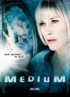 Medium 2005 - 2011 film nackten szenen