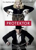 Protektor (2009) Nacktszenen