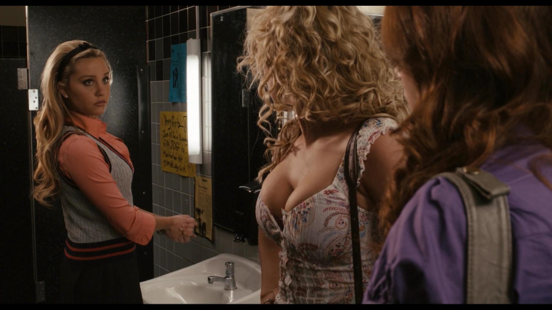 Nackte Aly Michalka In Easy A