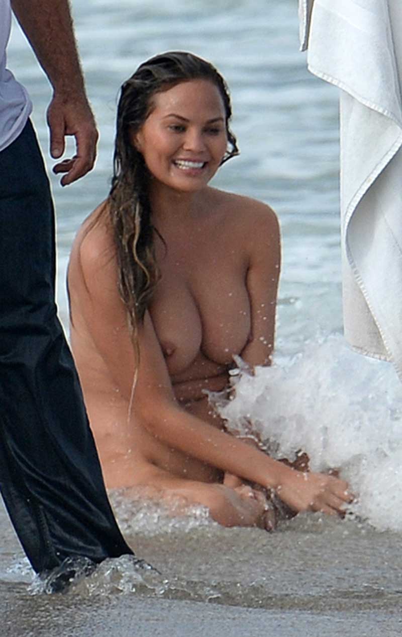 Naked Chrissy Teigen Added By Gwen Ariano