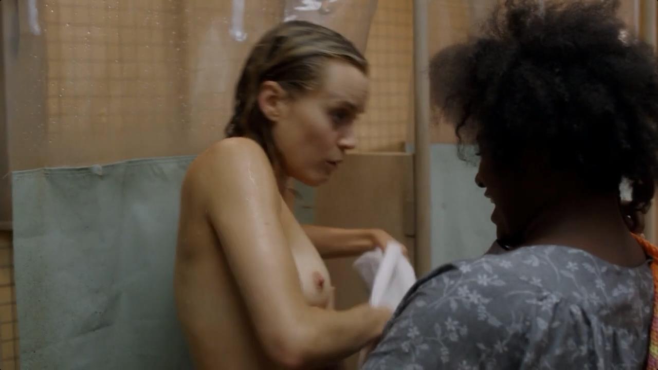 Taylor Schilling nude pics.