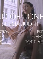 Selma Judith - Kind of Lonely (2018) Nacktszenen