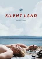 Silent Land (2021) Nacktszenen