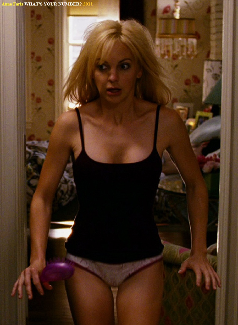Anna faris naked in scary movie