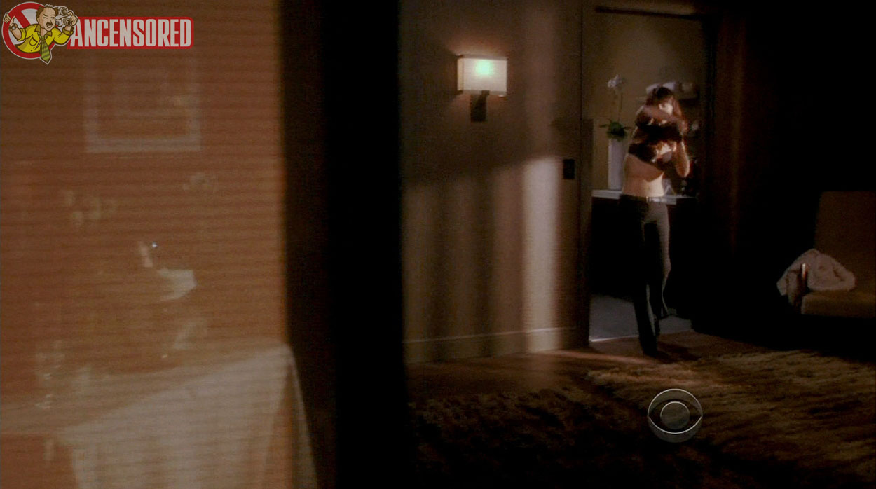 Robin Tunney Nude